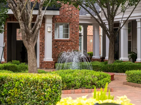 Riverwood Apartments