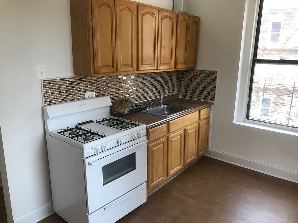 2nd image of 1964 Grand Concourse APT 2B