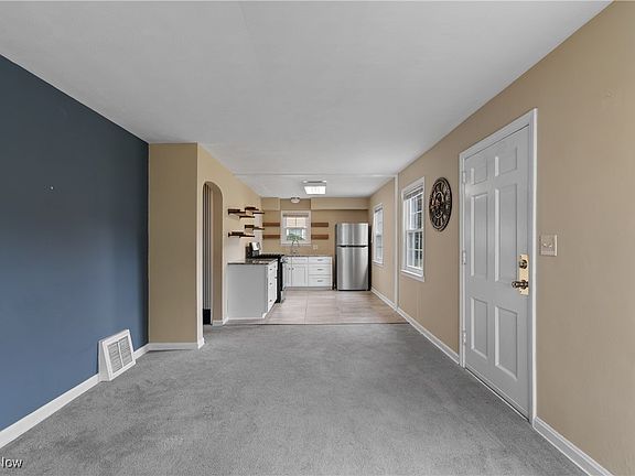 4th image of 317 Van Buren Ave
