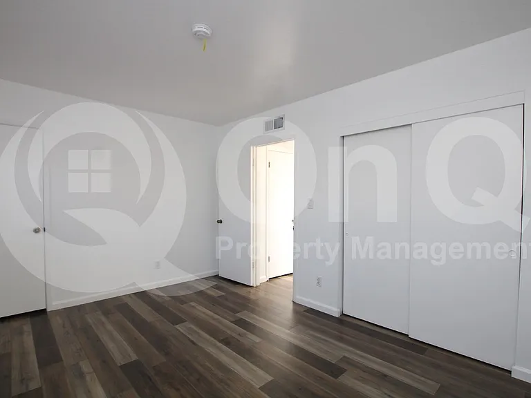 2211 W Turney Ave #B — Photo 8