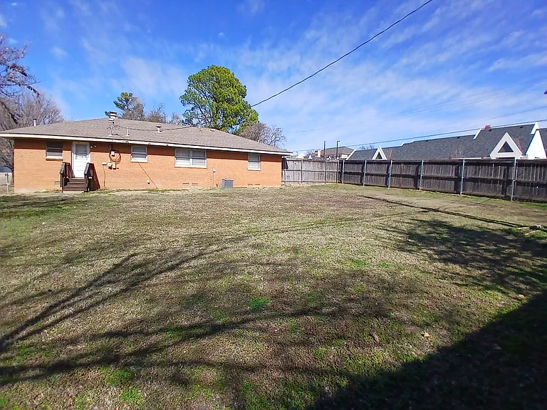 702 Hardin Dr — Photo 11