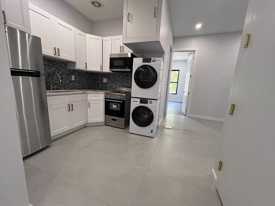 1st image of 3052 Fulton St #A2