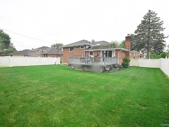 4th image of 51 Whitman Ave
