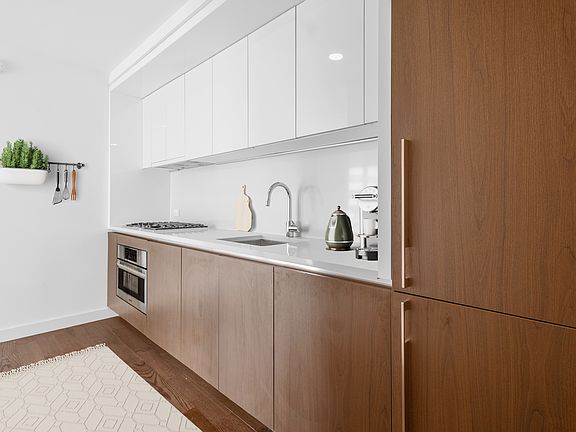 4th image of 605 W 42nd St APT 14S
