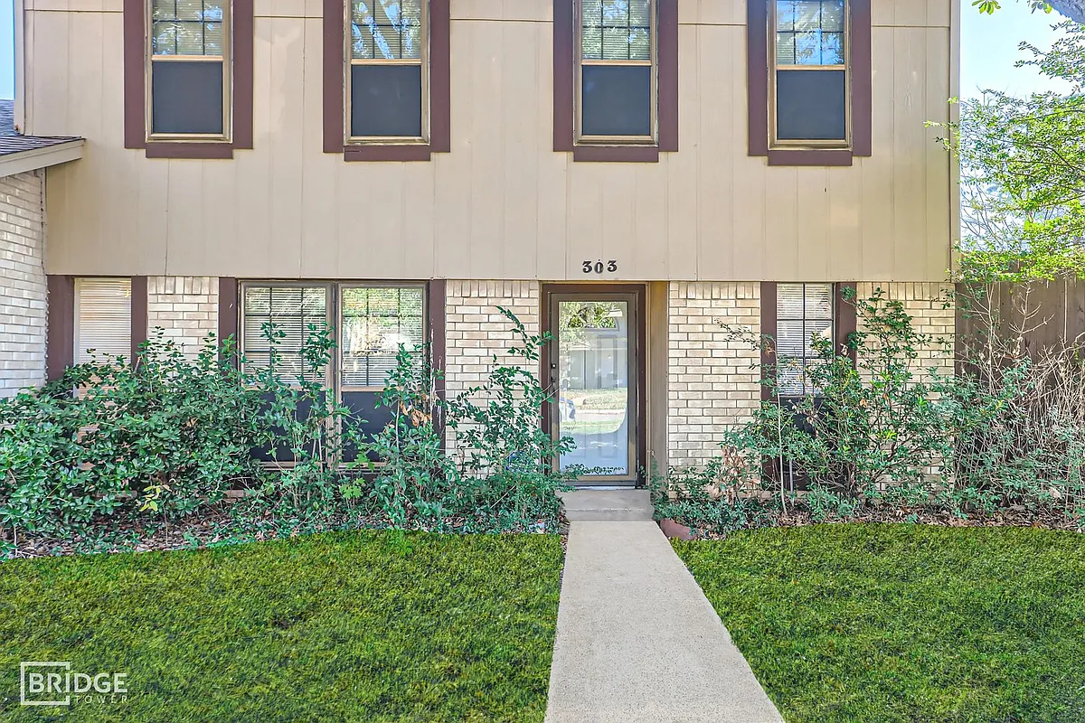 Building Photo - 303 Trailridge Dr