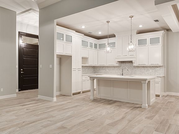 2nd image of 3104 La Puerta Ave