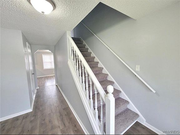3rd image of 48 Taverly Dr
