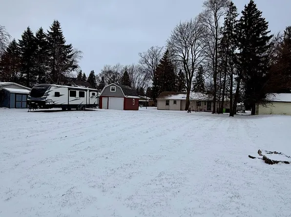 9916 Center St, Reese, MI 48757