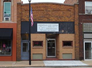 112 N Main St, Waupaca, WI 54981