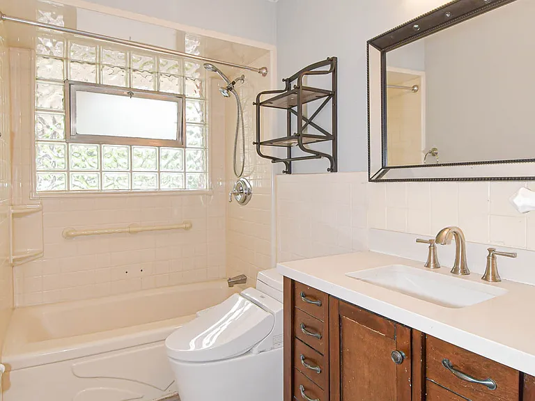 819 Renee Ln — Photo 28
