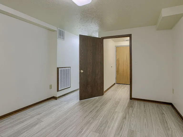 1230 Cole Creek Dr — Photo 17