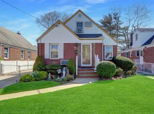 49 Mary St, Valley Stream, NY 11580