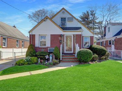 49 Mary Street, Valley Stream, NY, 11580