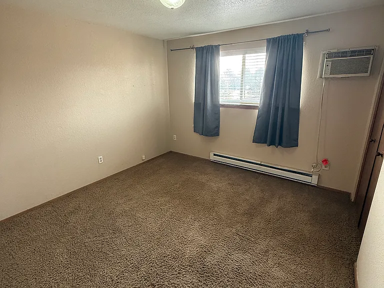 2280 S Salmon Ln — Photo 5