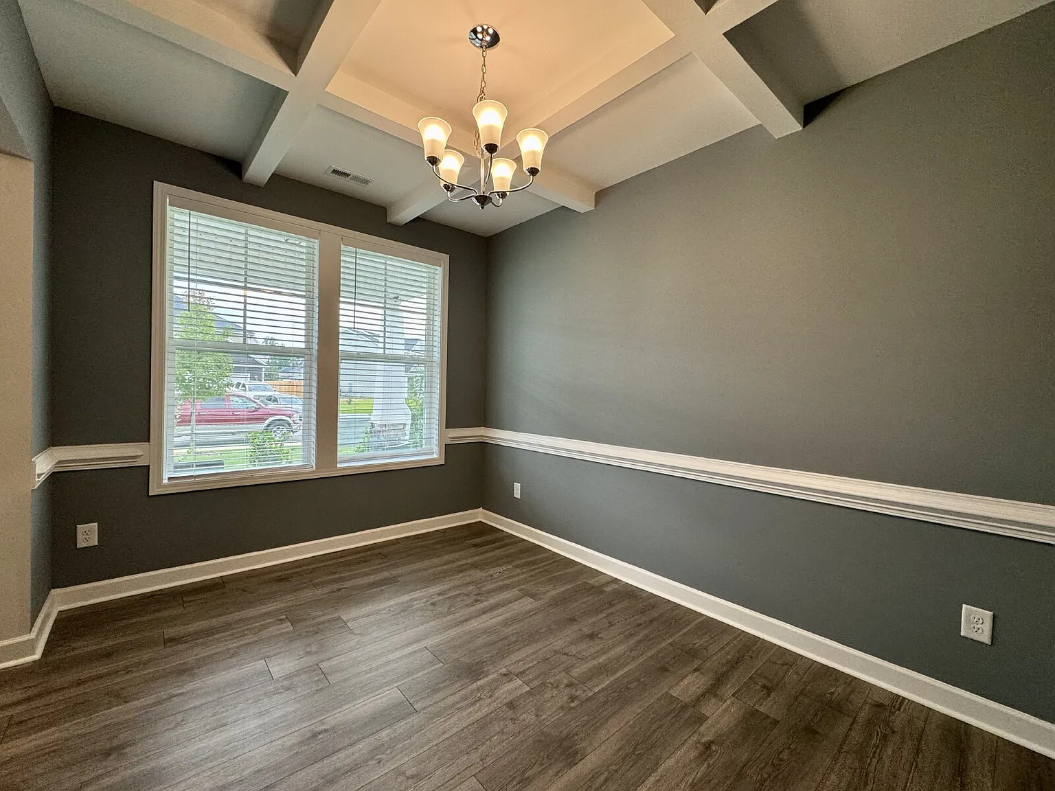 4 bed, 2.5 bath, 2256 sqft, $2,200 — Photo 2