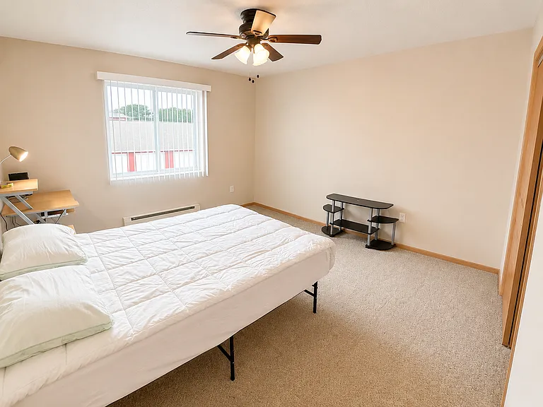 Berry Pointe Luxury Apartments — Photo 58