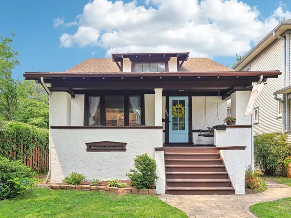 837 Wesley Ave, Oak Park, IL 60304