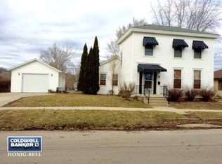 210 Deleon St, Ottawa, IL 61350
