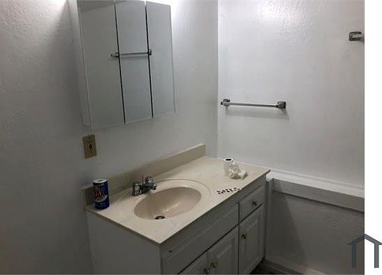 3rd image of 1573 Quesada Ave #A