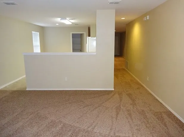 1120 Boxwood Dr — Photo 5