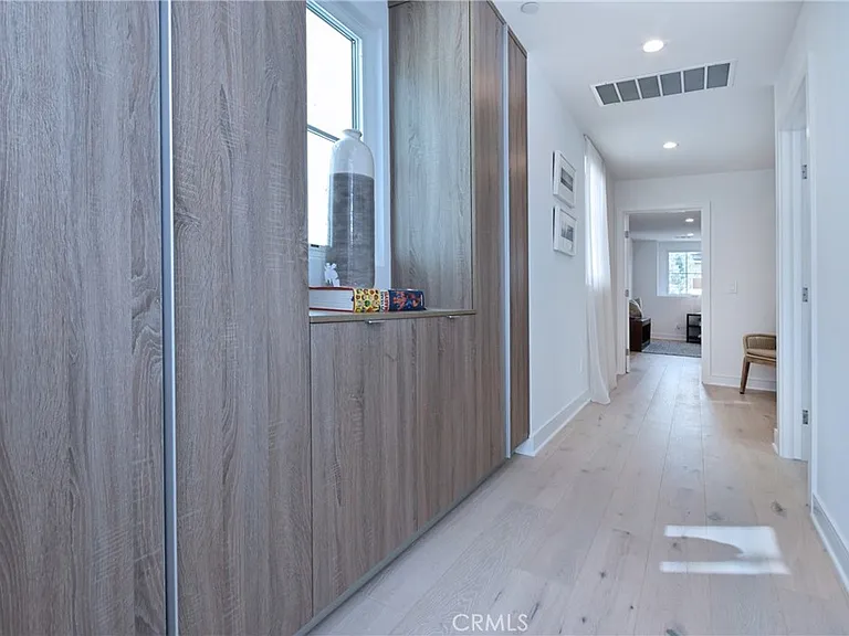 4641 Cahuenga Blvd — Photo 29