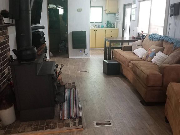 4th image of 6809 Holiday Dr