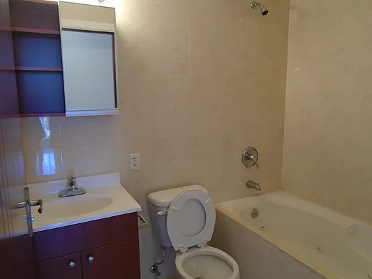 Rented by 18 REALTY | media 5