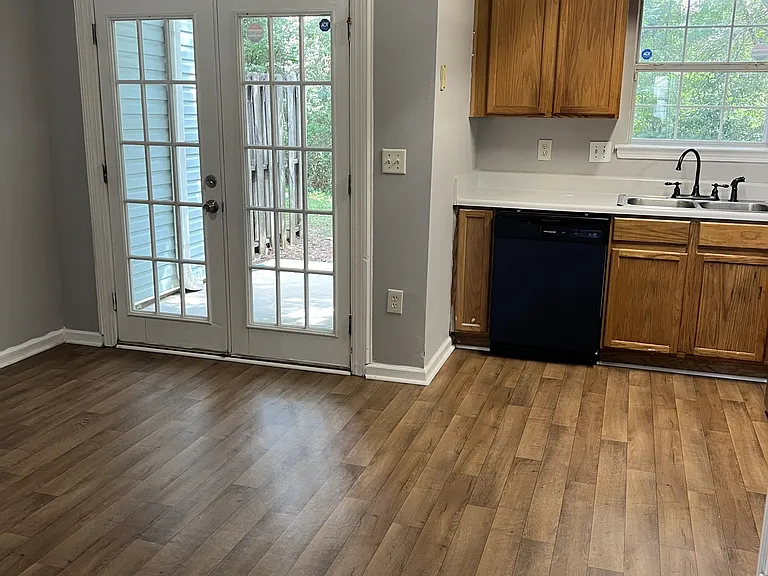 5914 Dogwood Mnr #1 — Photo 4