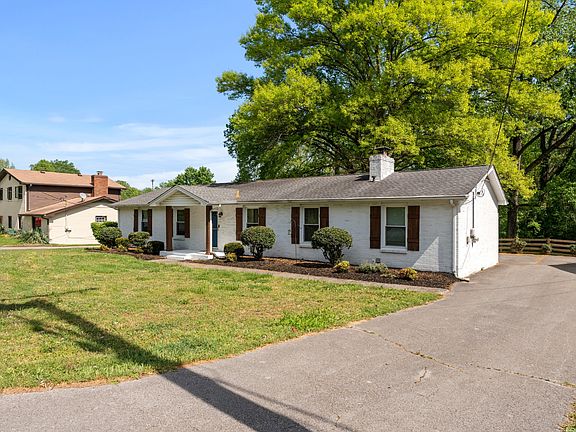 4th image of 444 Foothill Dr