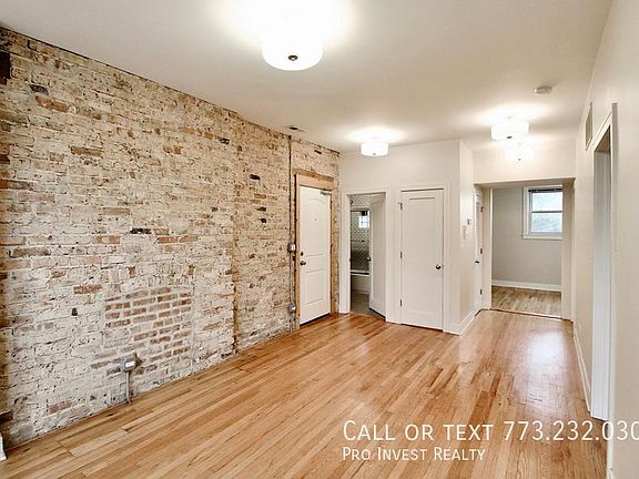 3rd image of 2612 N Fairfield Ave #2