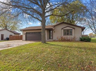 1282 Goss Ave, Menasha, WI 54952