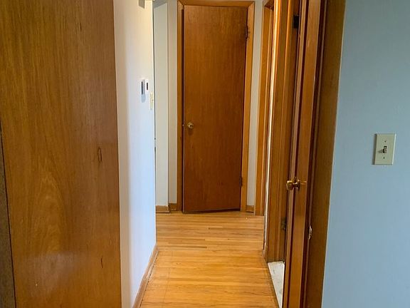4th image of 94 Berkshire Ave #8