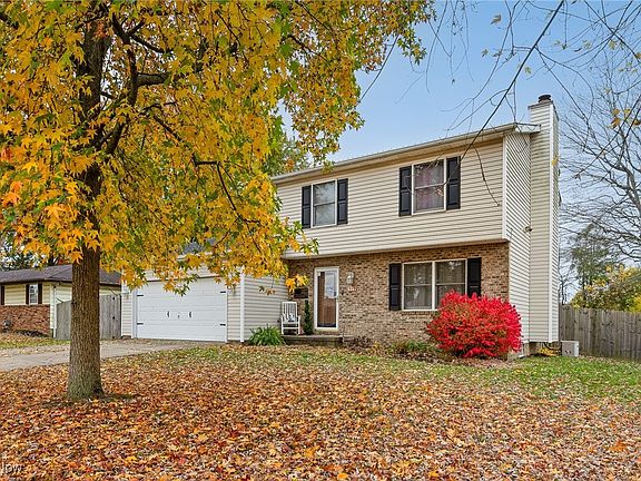 2nd image of 915 Hazel Ave