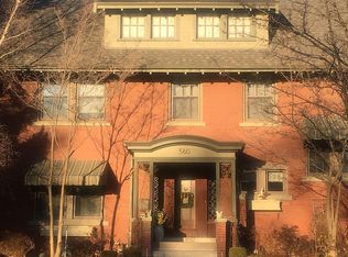 560 Cadieux Rd, Grosse Pointe, MI 48230