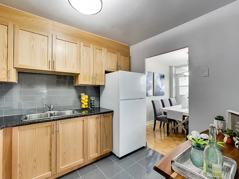 6000 Bathurst St — Photo 46
