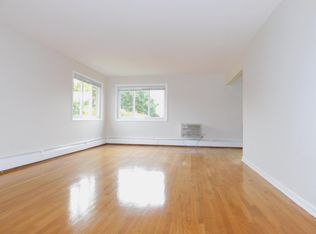 1519 Howard St #3, Evanston, IL 60202