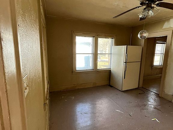 5th image of 2214 N Linsley Ct