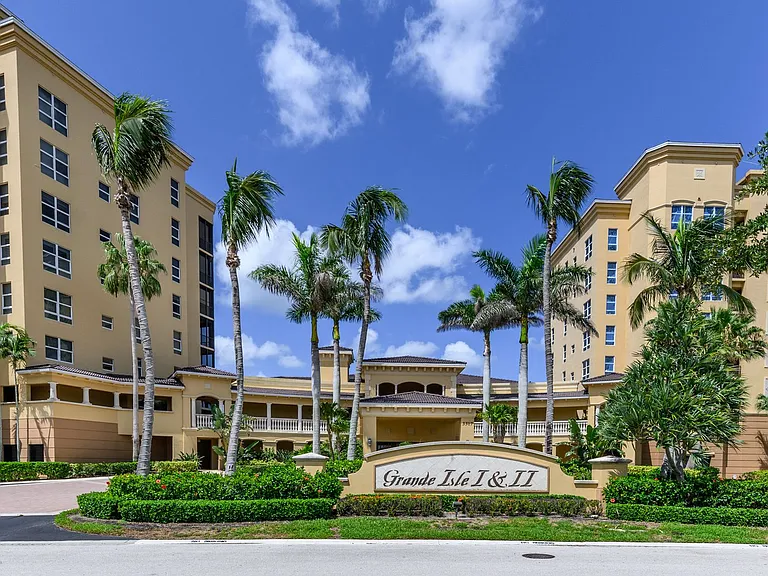 3313 Sunset Key Cir #107 — Photo 1