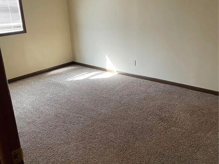 720 E Redbud Ct — Photo 12
