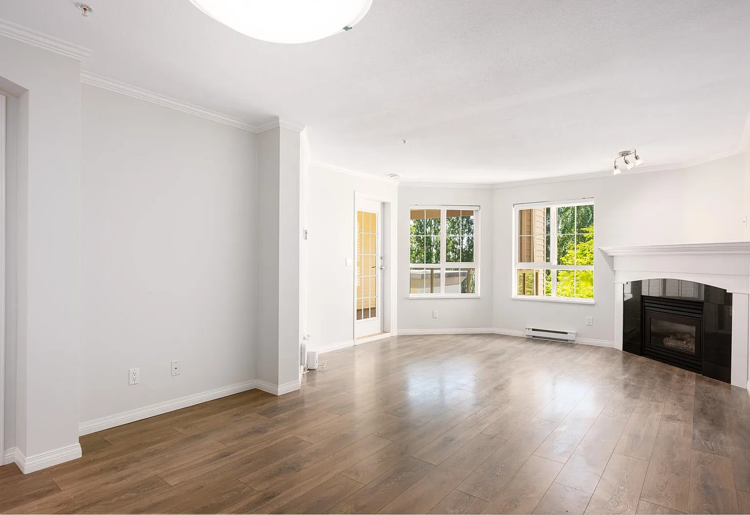 1 bed, 717 sqft, $2,400 — Photo 4