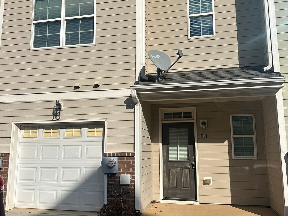1st image of 913 Townes Park St
