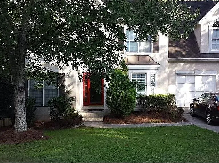 1009 Legacy Walk — Photo 2