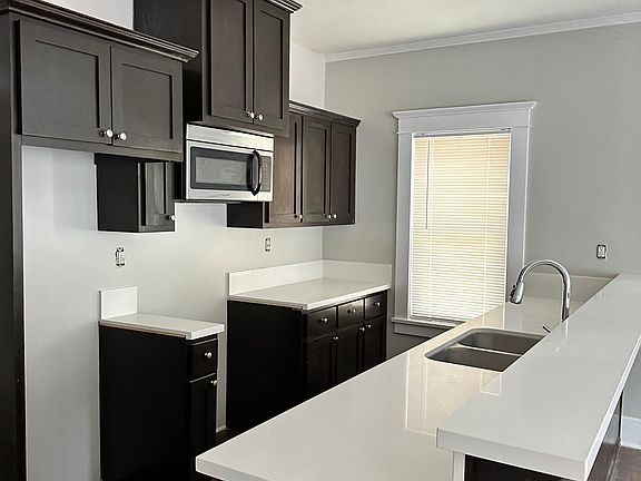 4th image of 317 Linden Ave APT 2