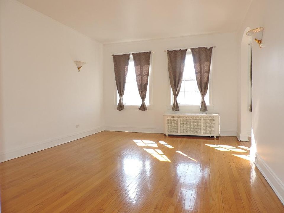 1st image of 905 Sherman Ave #9