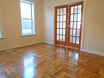 Rented by Zikos Realty Services