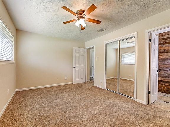 3rd image of 1609 Hillwood Dr