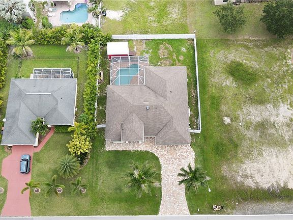 2nd image of 1309 S Gator Circle Cpe