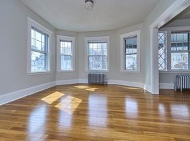 125 Winsor Ave, Watertown, MA