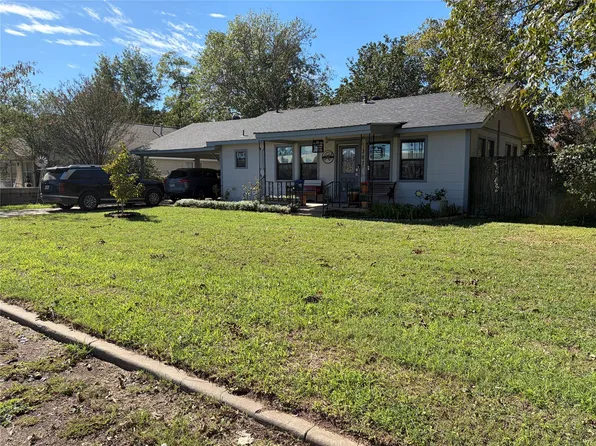 307 Whitehead St, Smithville, TX 78957