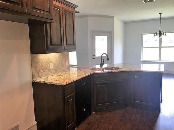 5th image of 1613 Birch Ln